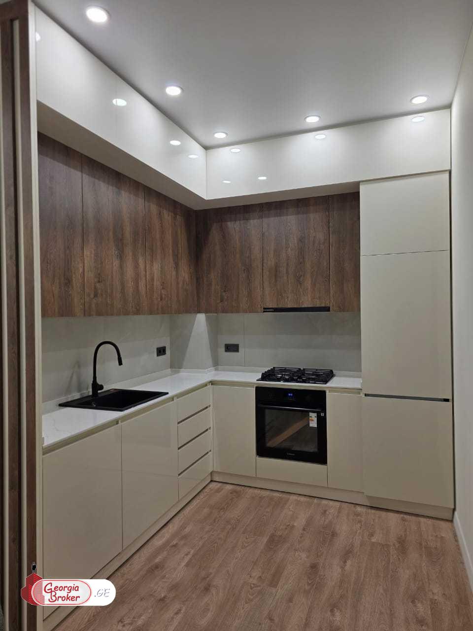 продается квартира с новым ремонтом 2-комнаты