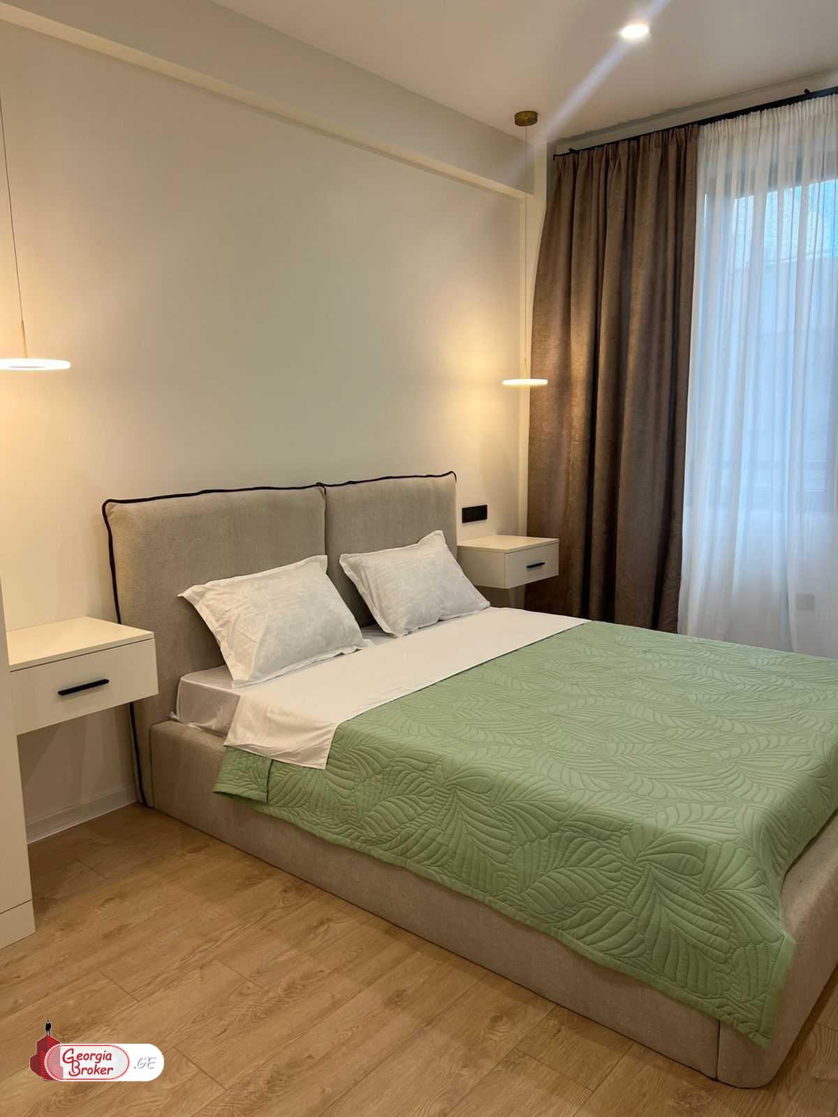 продается квартира с новым ремонтом 3-комнаты