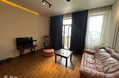 продается квартира с новым ремонтом 4-комнаты