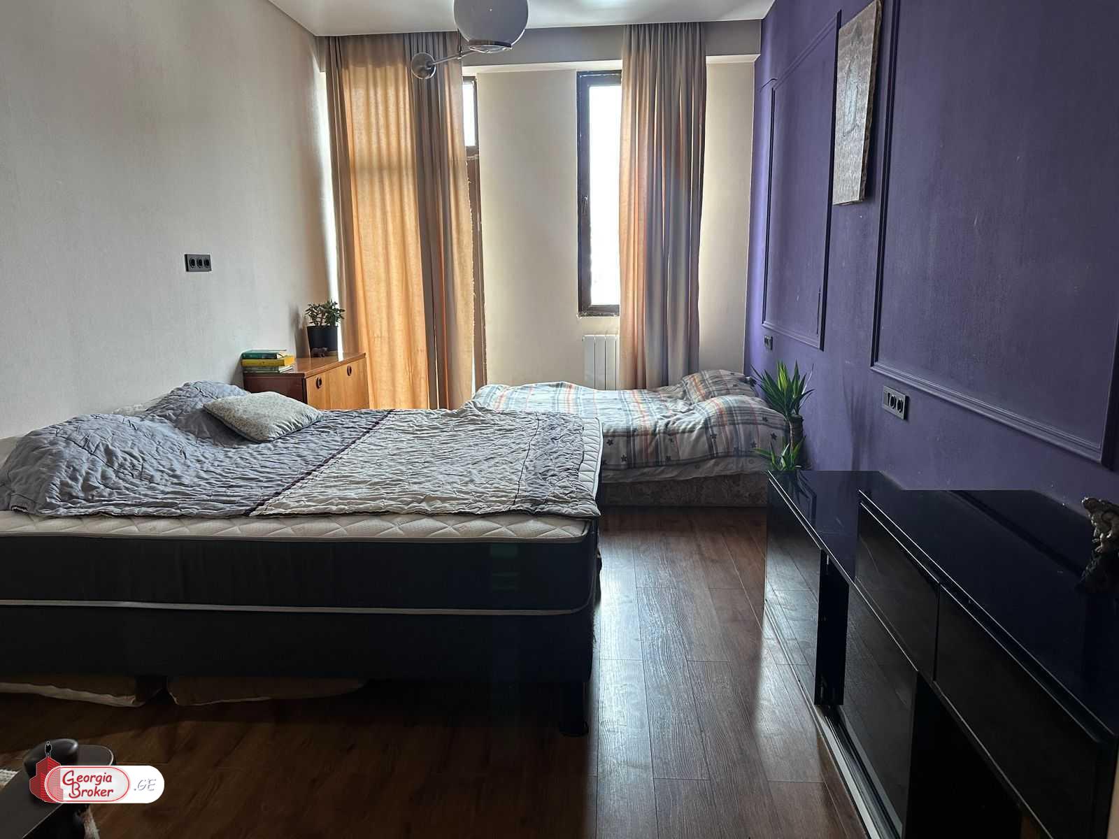 продается квартира с новым ремонтом 4-комнаты