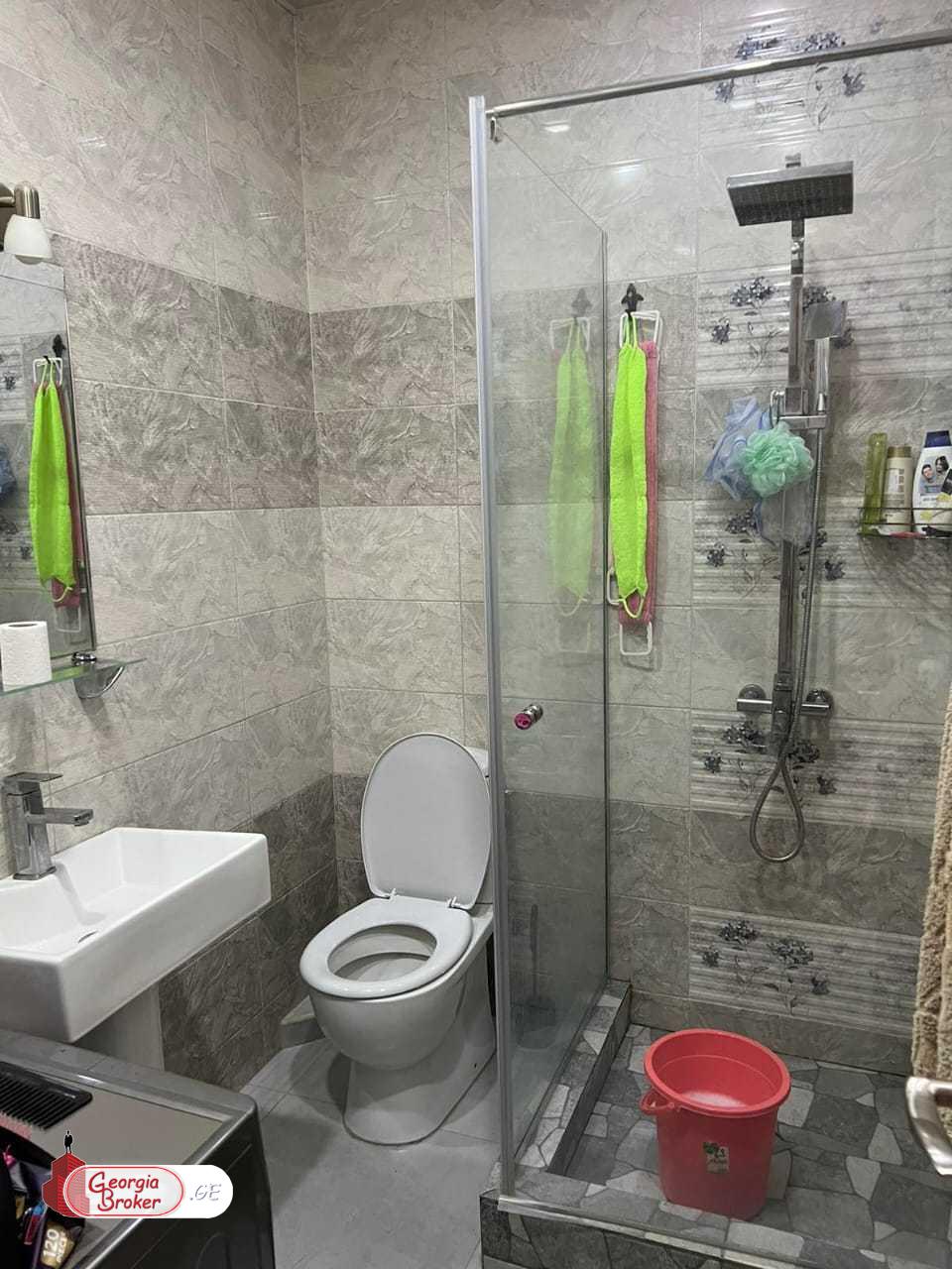 იყიდება ახალი გარემონტებული 3 ოთახიანი ბინა