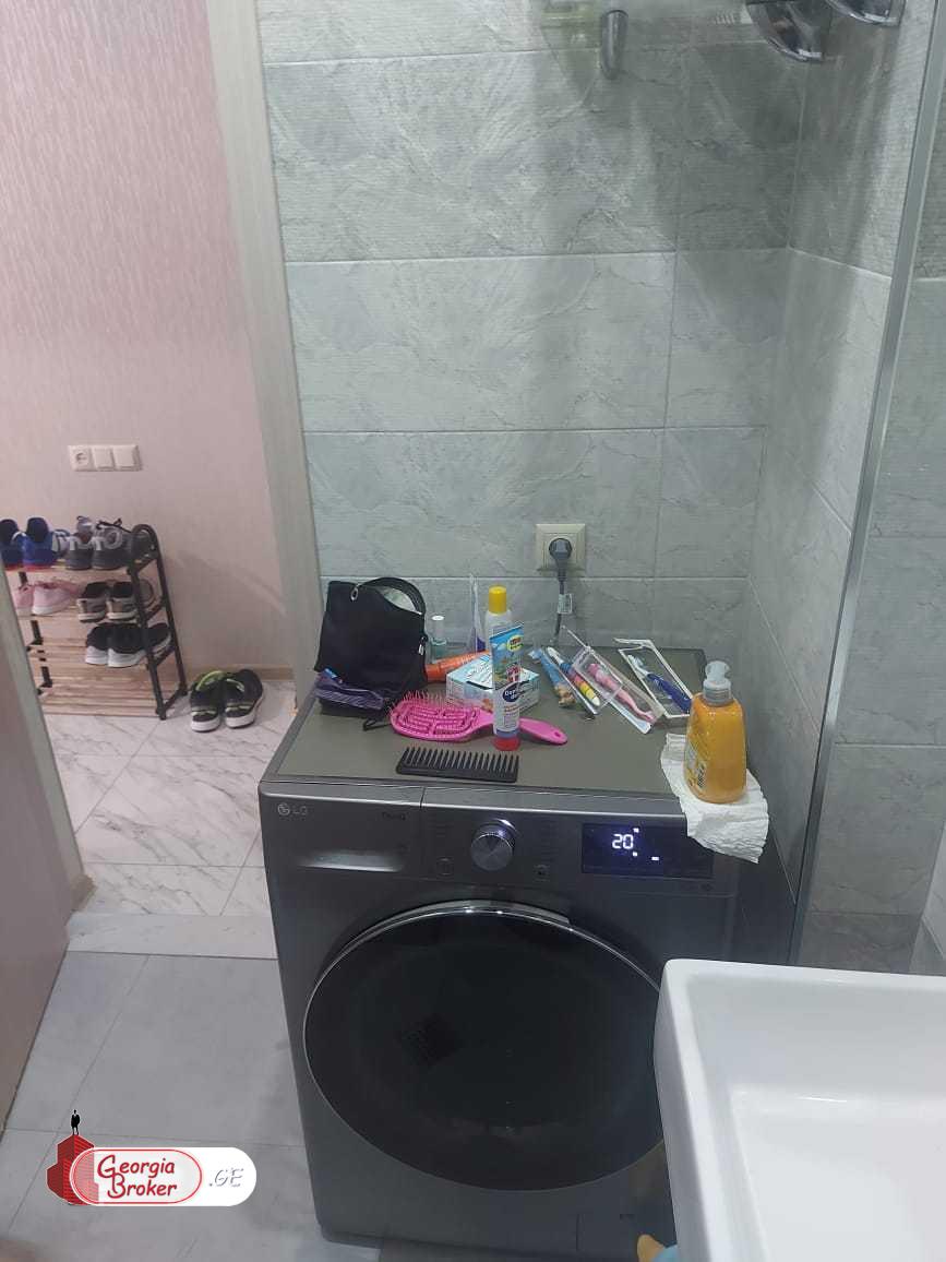 იყიდება ახალი გარემონტებული 3 ოთახიანი ბინა