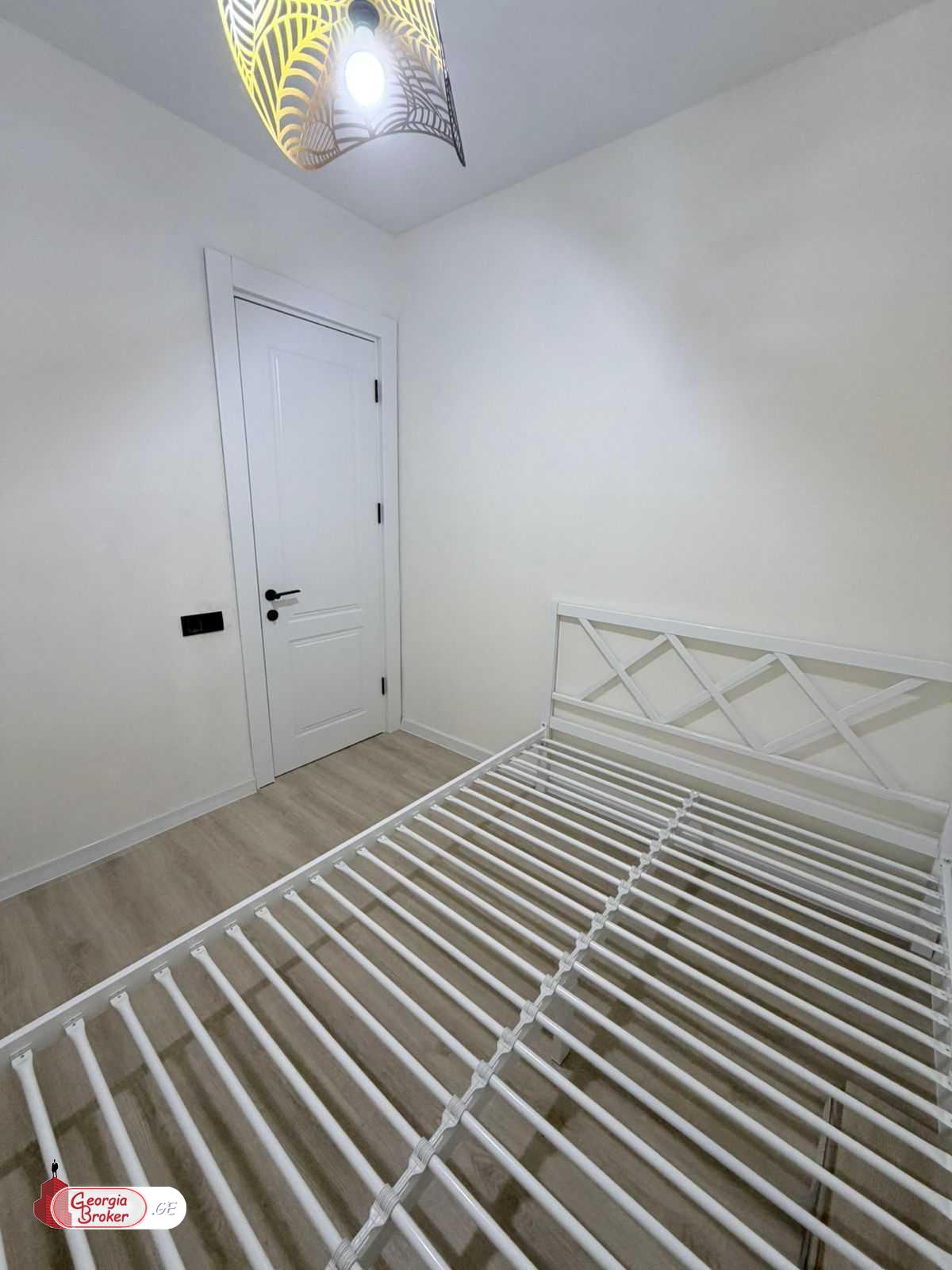 nearly repaired 2-room apartment for sale