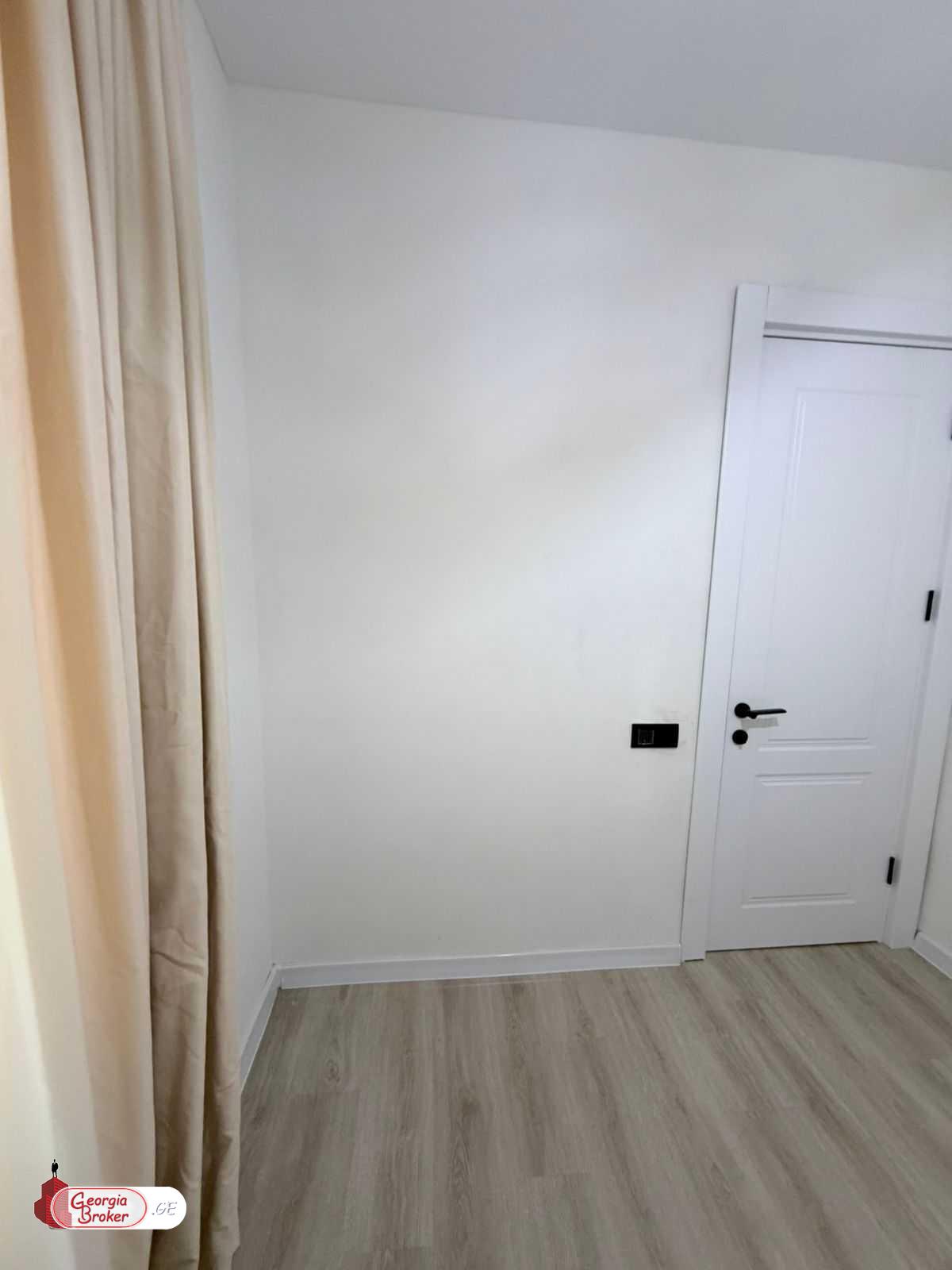 nearly repaired 2-room apartment for sale