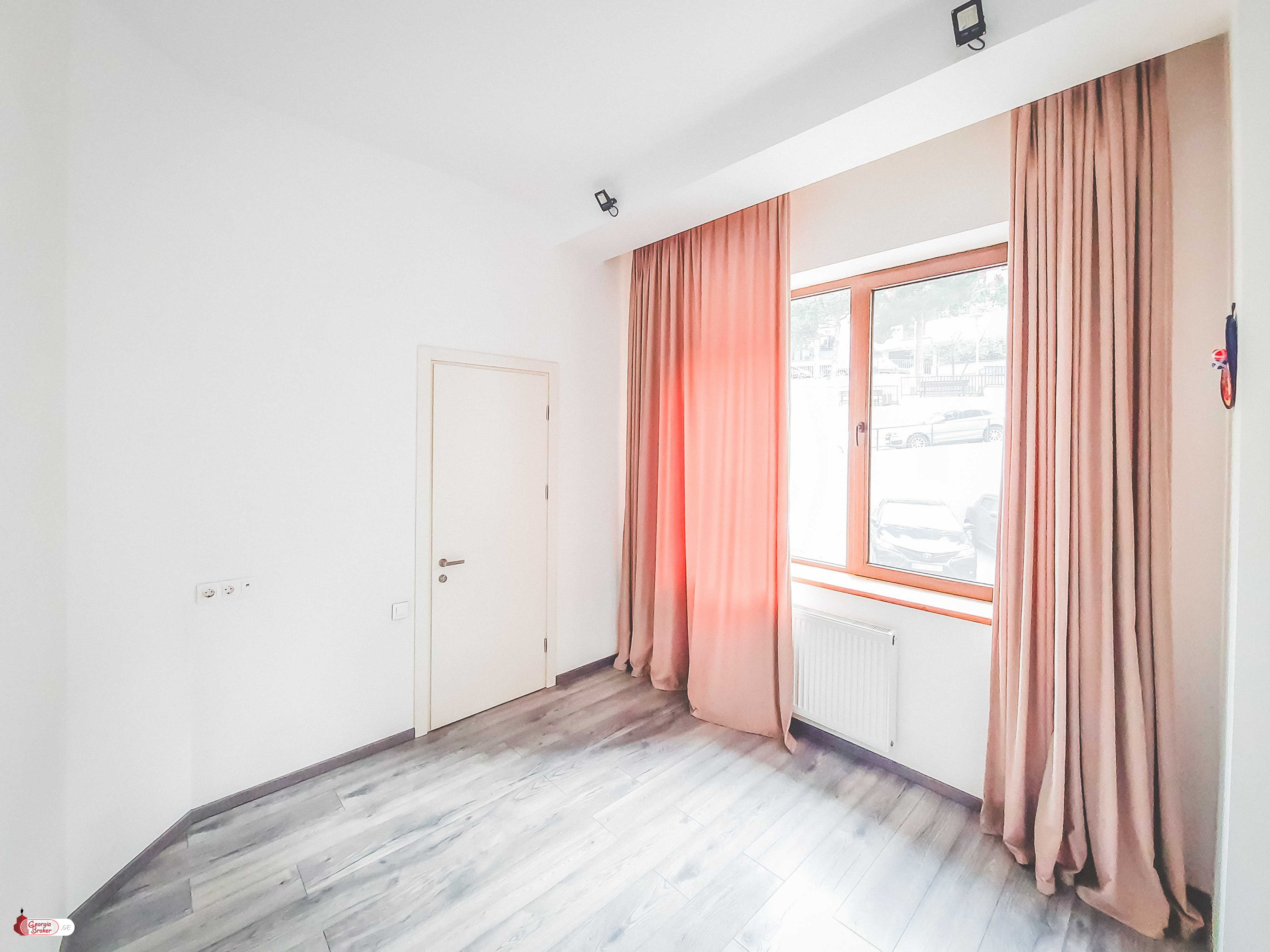 nearly repaired 3-room apartment for sale