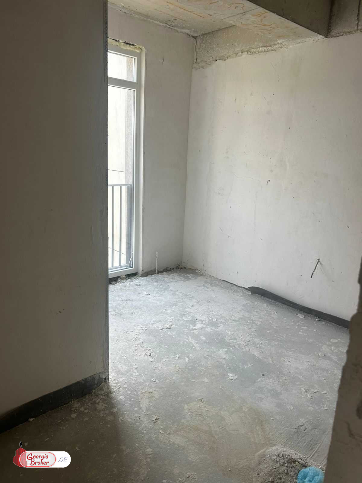 nearly repaired 4-room apartment for sale