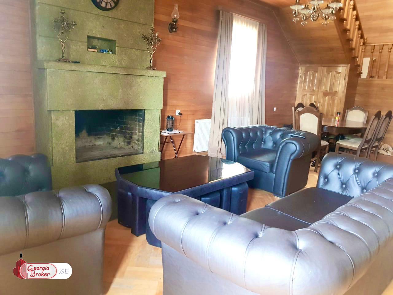 ქირავდება ახალი გარემონტებული 10 ოთახიანი  აგარაკი საგურამოში