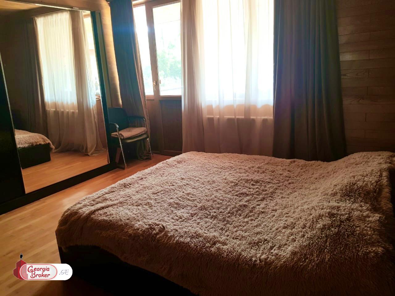 ქირავდება ახალი გარემონტებული 10 ოთახიანი  აგარაკი საგურამოში