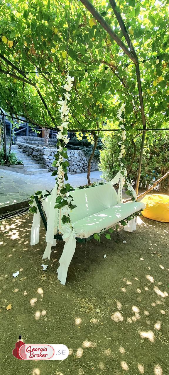 ქირავდება ახალი გარემონტებული 10 ოთახიანი  აგარაკი საგურამოში