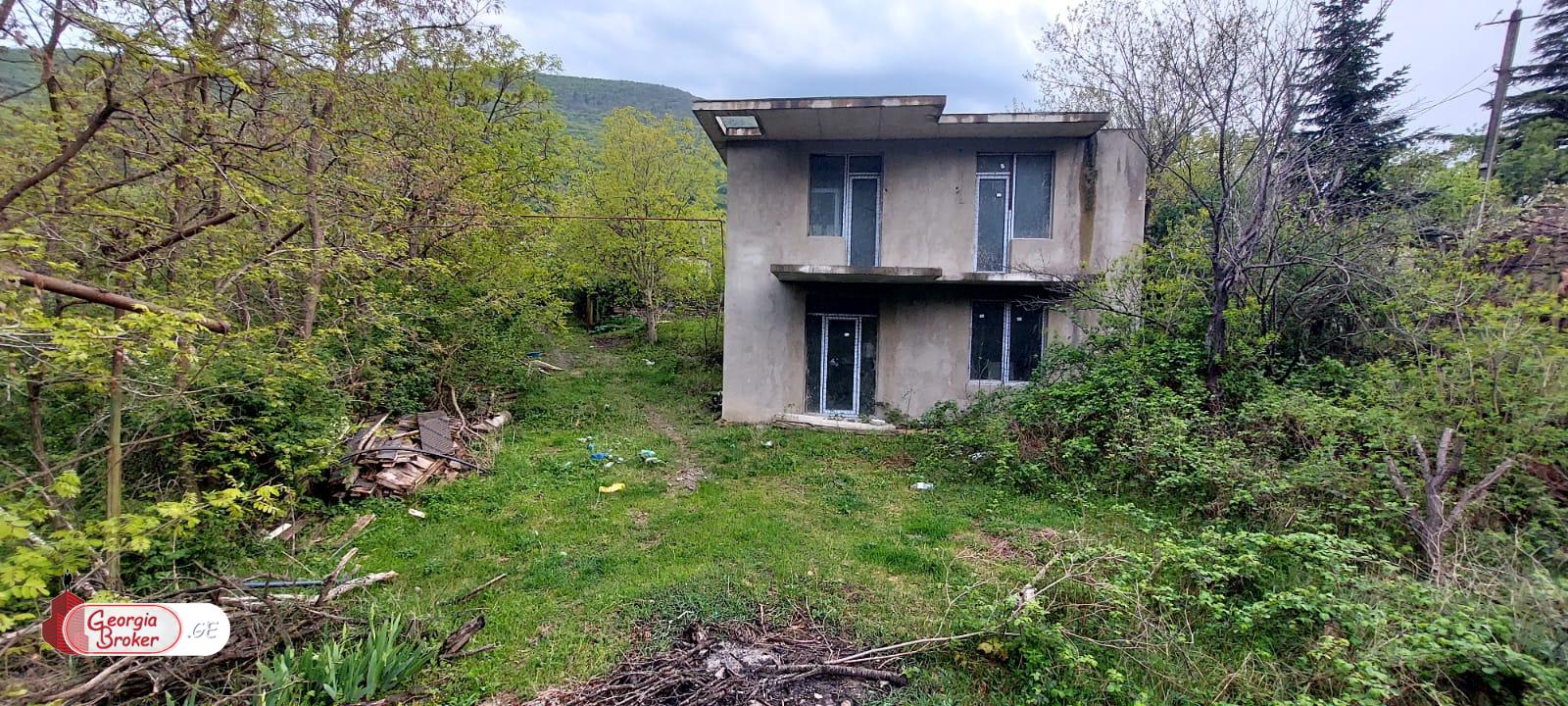 იყიდება ახალი აშენებული 5 ოთახიანი აგარაკი არმაზში