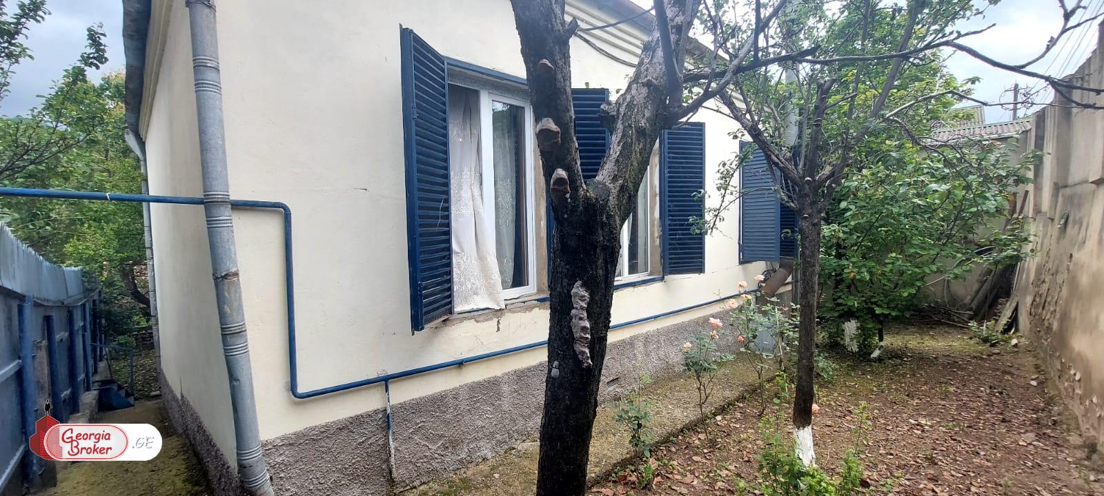 nearly repaired 7-room house for sale