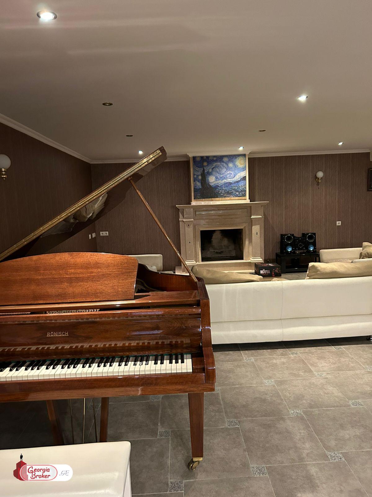 в аренду дом с новым ремонтом 9-комнат