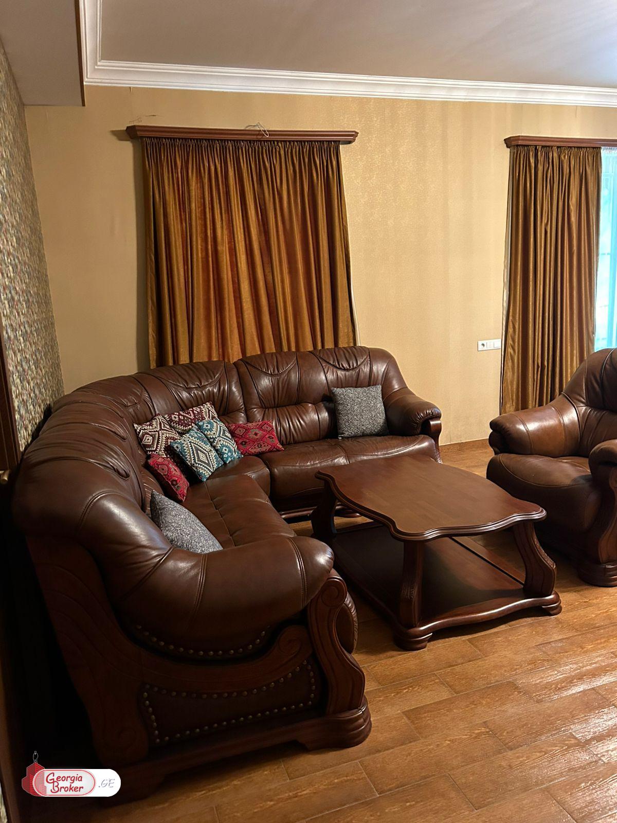 в аренду дом с новым ремонтом 9-комнат