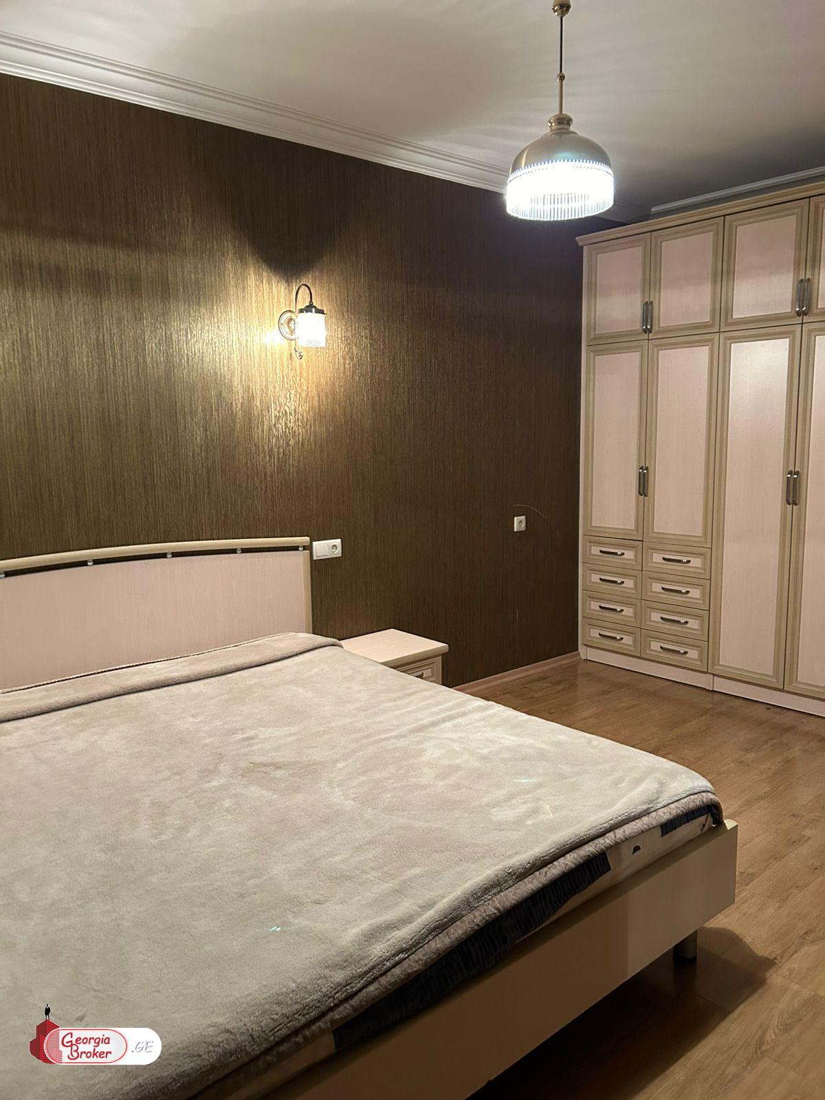 в аренду дом с новым ремонтом 9-комнат