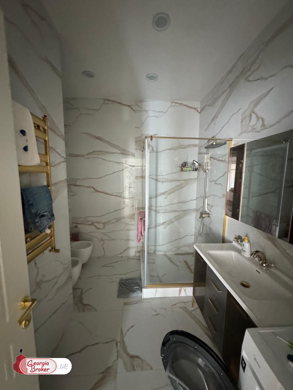 იყიდება ახალი აშენებული 4 ოთახიანი ბინა დიდ დიღომში