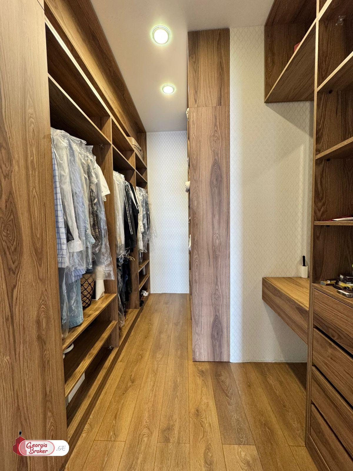 იყიდება ახალი აშენებული 4 ოთახიანი ბინა დიდ დიღომში