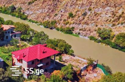 იყიდება ახალი აშენებული 9 ოთახიანი სახლი არმაზში