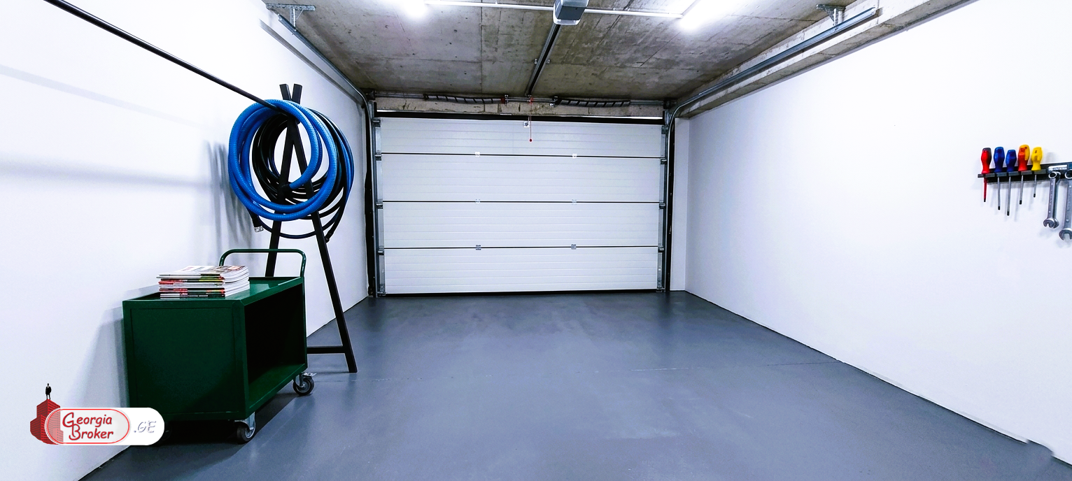 იყიდება ახალი გარემონტებული 6 ოთახიანი  აგარაკი საგურამოში