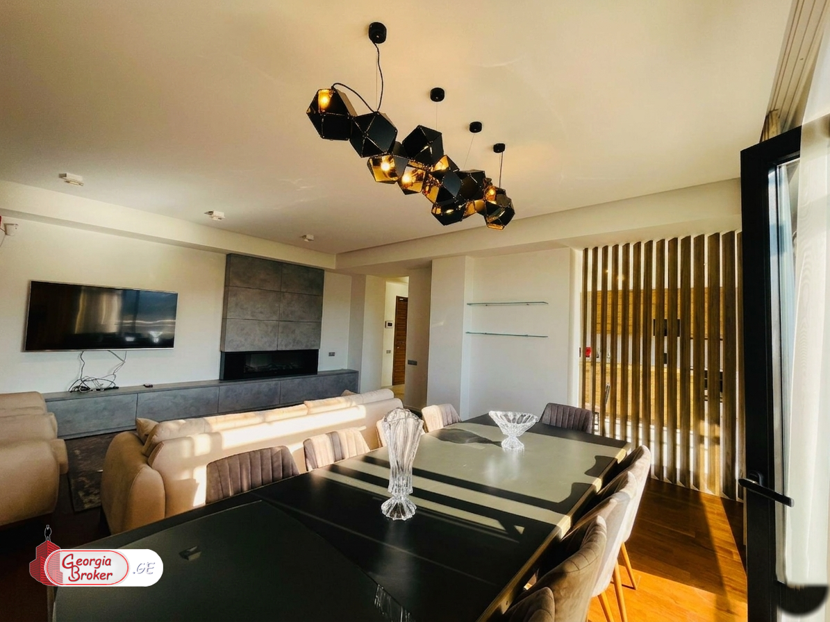 nearly repaired 6-room apartment for sale