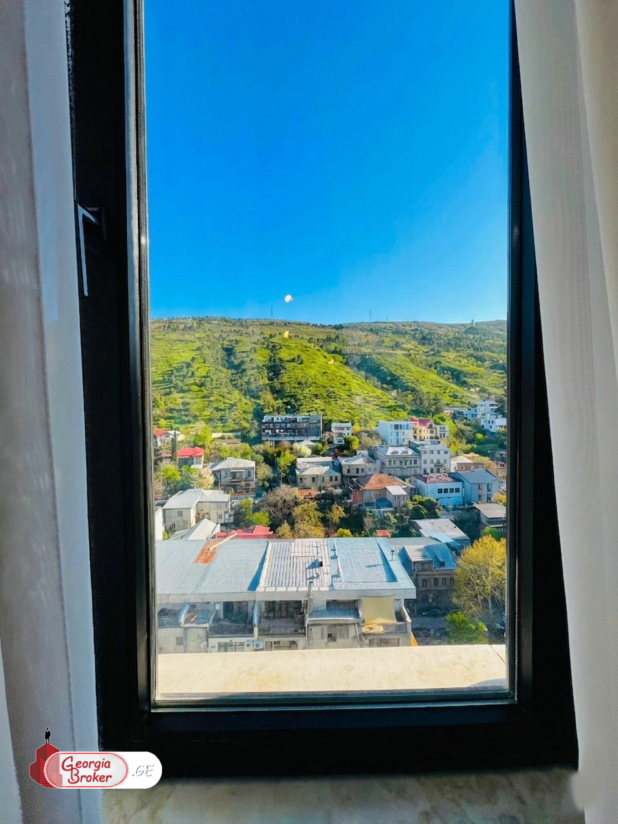 nearly repaired 6-room apartment for sale