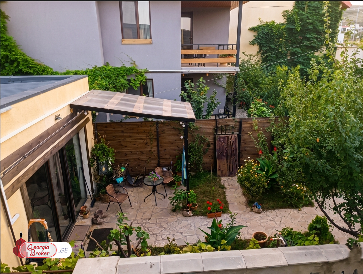 nearly repaired 9-room house for sale