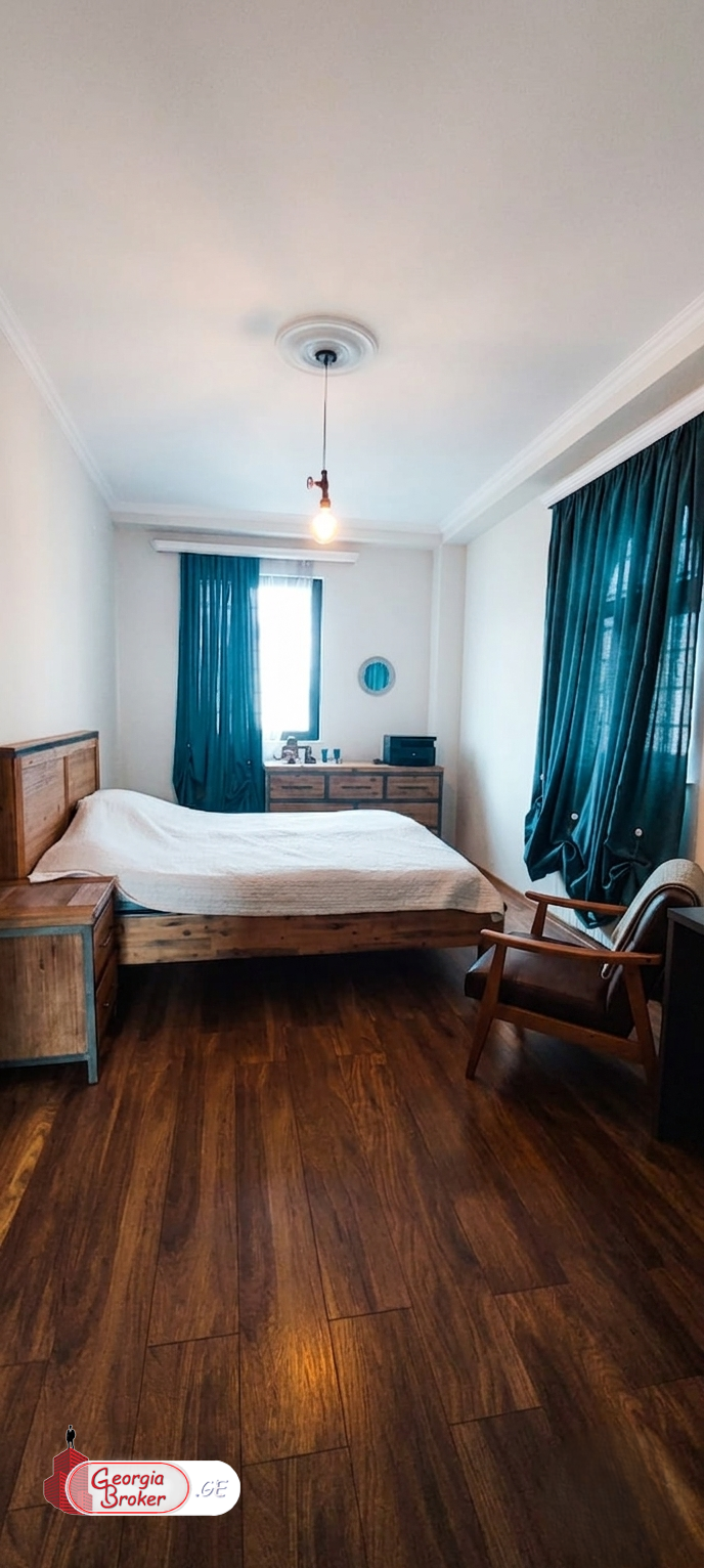 იყიდება ახალი გარემონტებული 6 ოთახიანი  აგარაკი საგურამოში