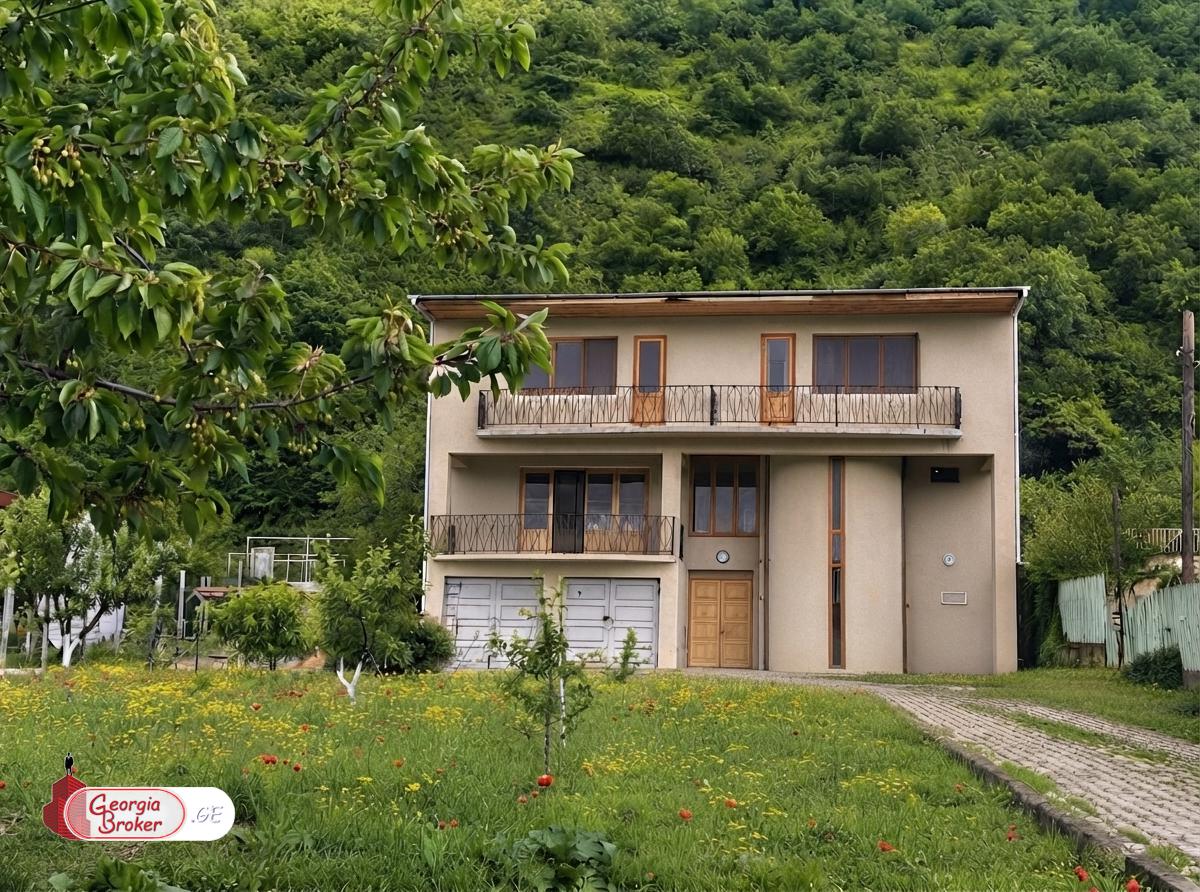 nearly repaired 6-room house for sale