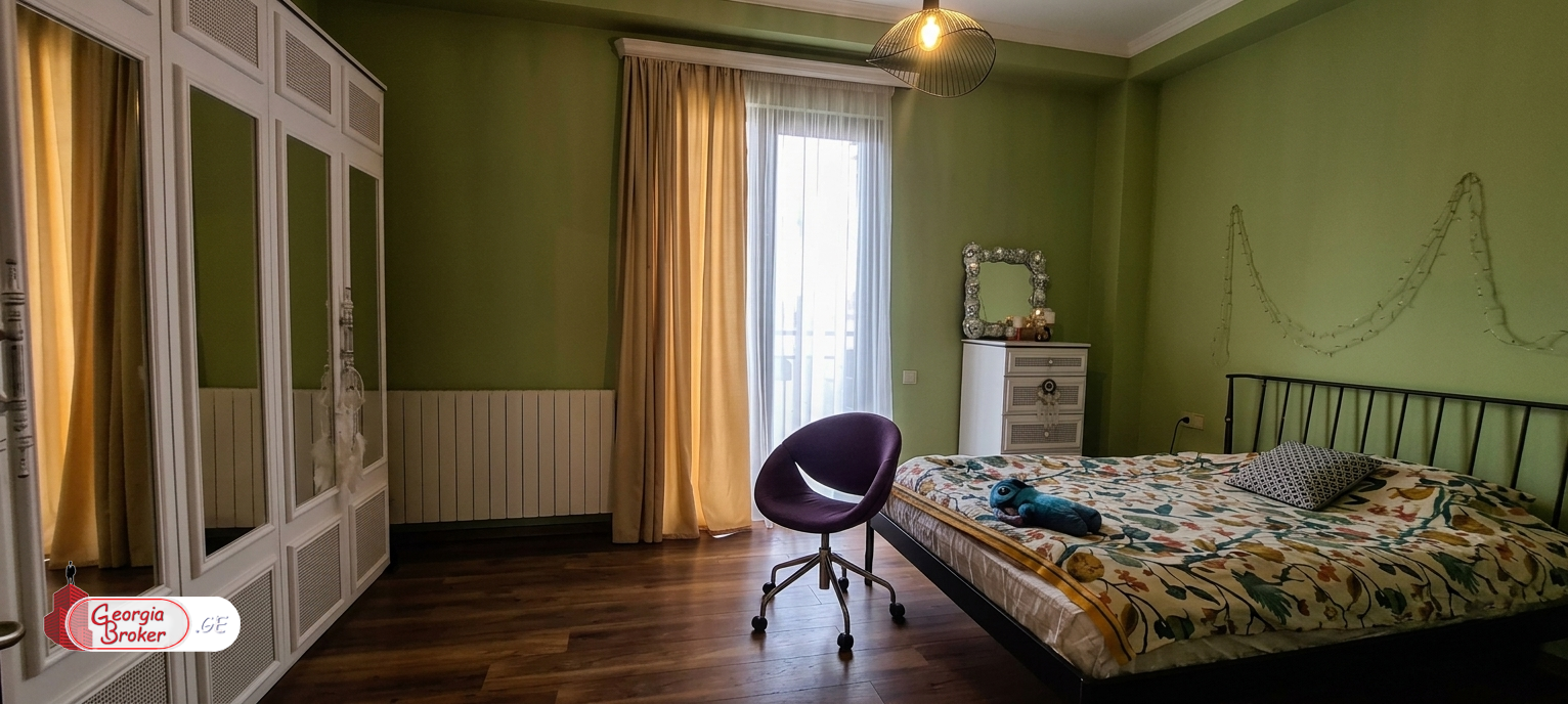 იყიდება ახალი გარემონტებული 6 ოთახიანი  აგარაკი საგურამოში