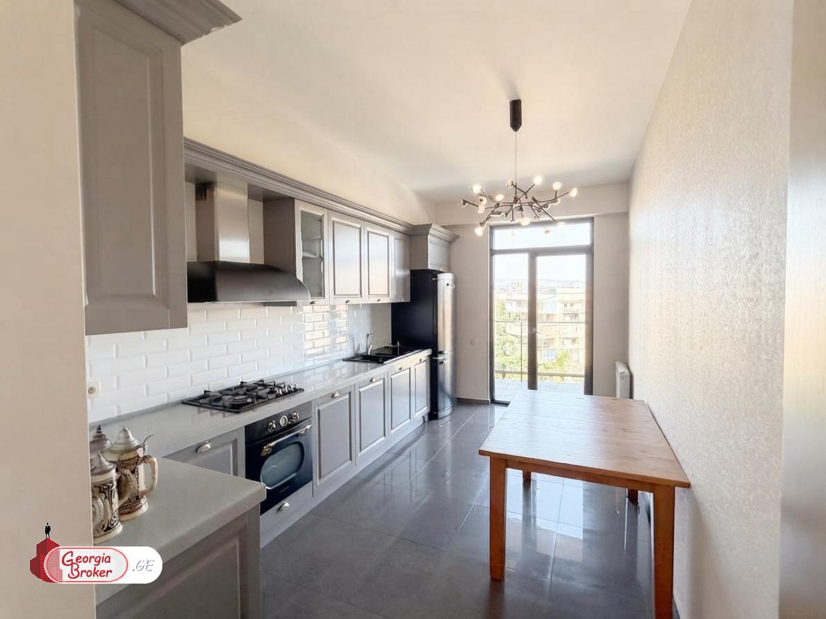 nearly repaired 5-room apartment for rent