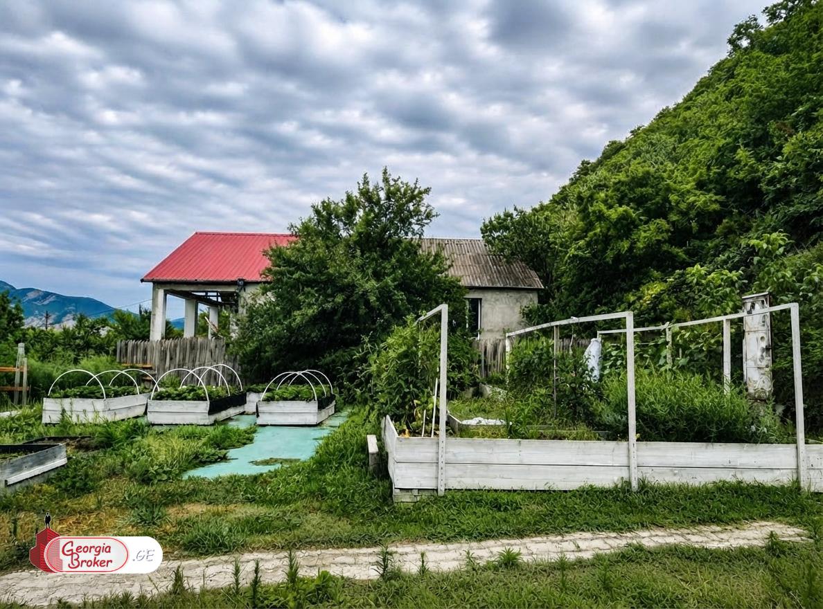 nearly repaired 6-room house for sale