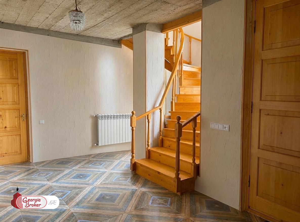 nearly repaired 6-room house for sale