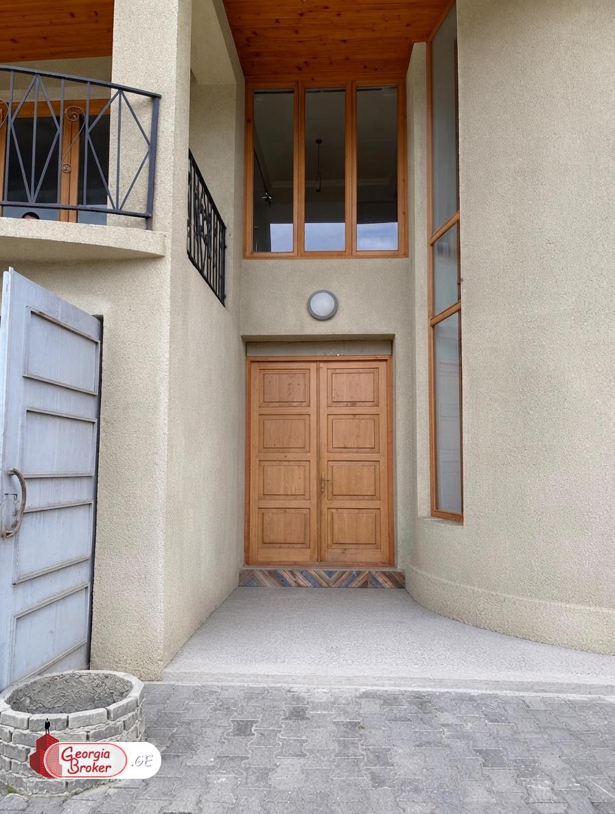 nearly repaired 6-room house for sale