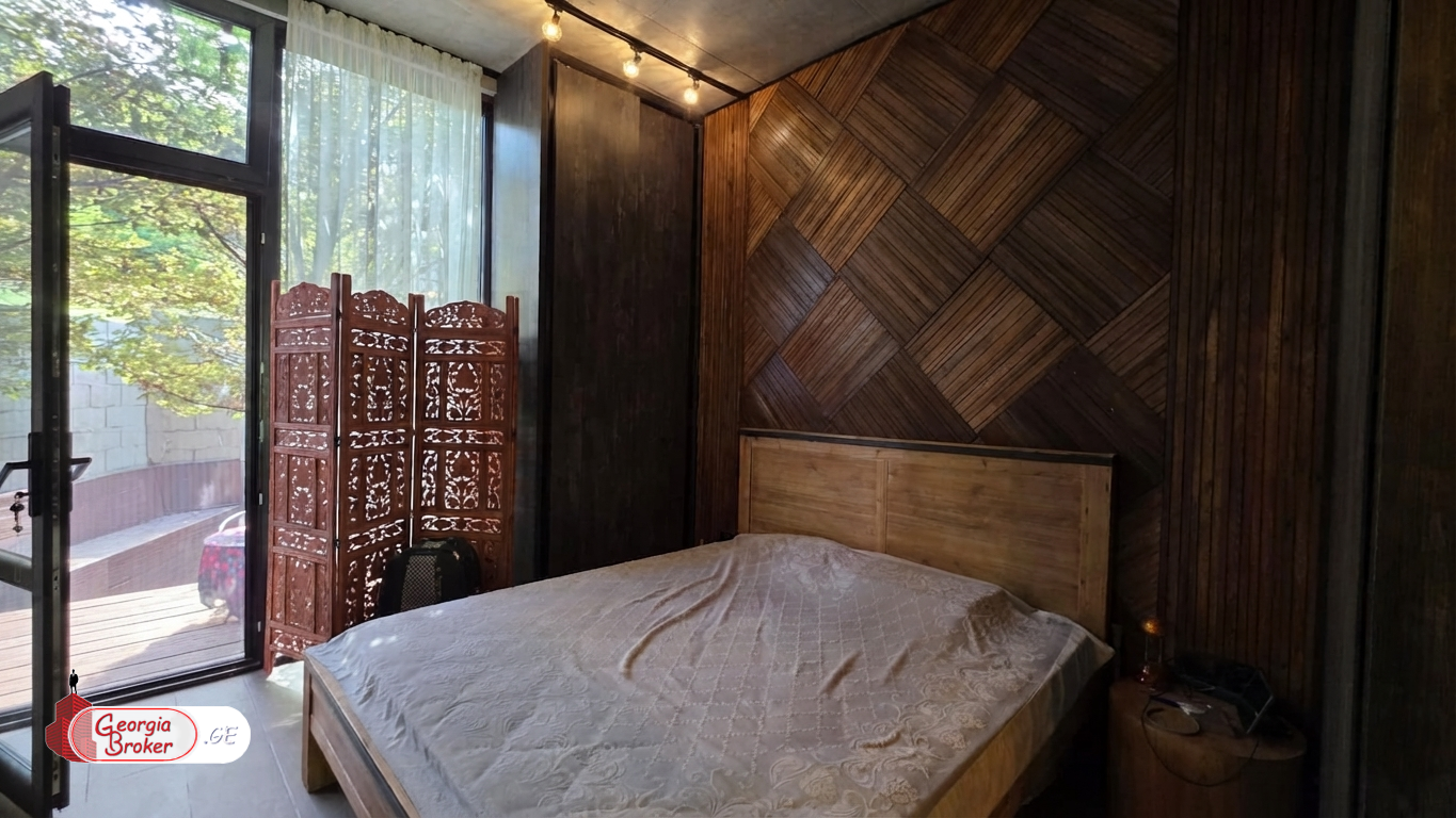 nearly repaired 6-room house for sale