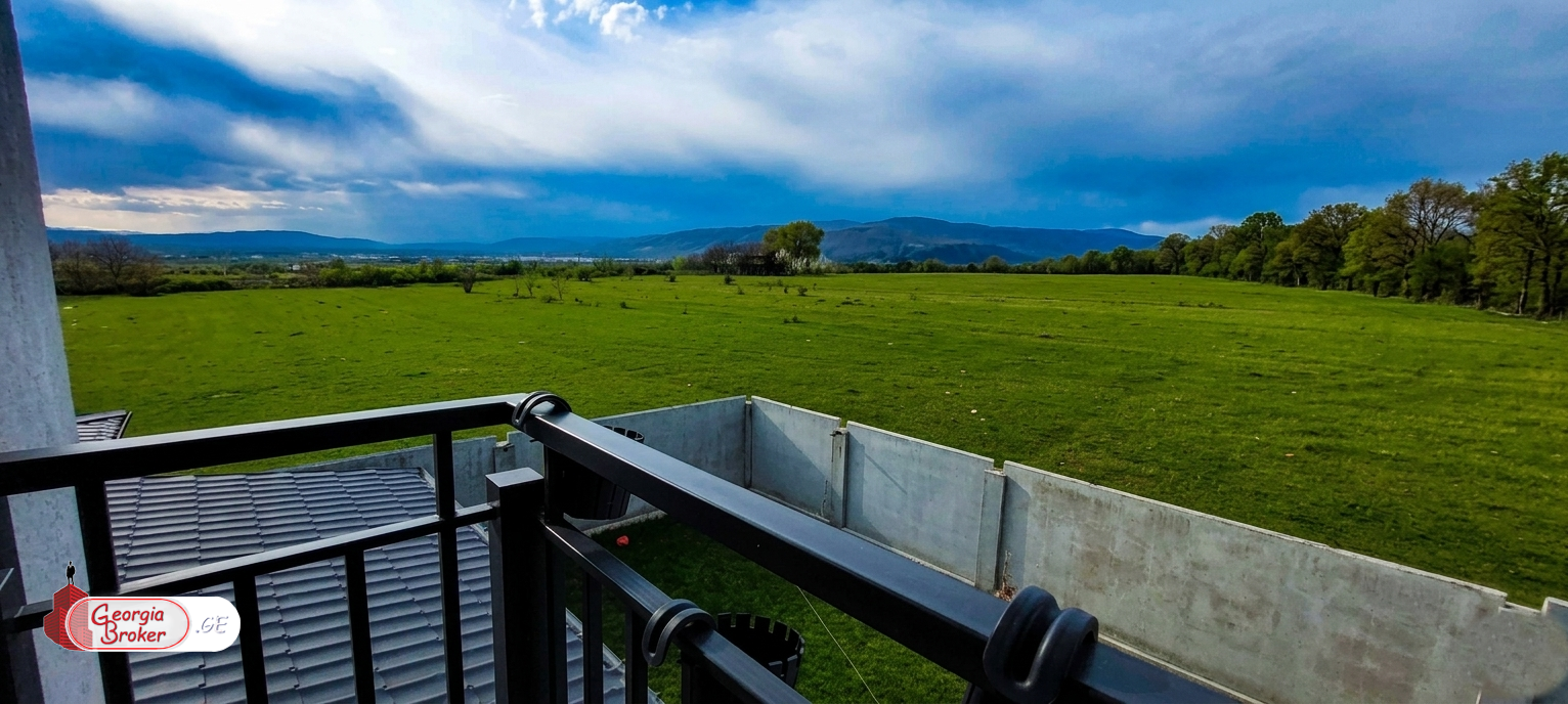 იყიდება ახალი გარემონტებული 6 ოთახიანი  აგარაკი საგურამოში