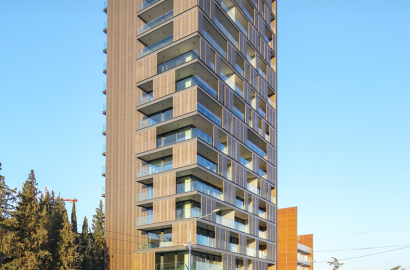 nearly repaired 5-room apartment for sale