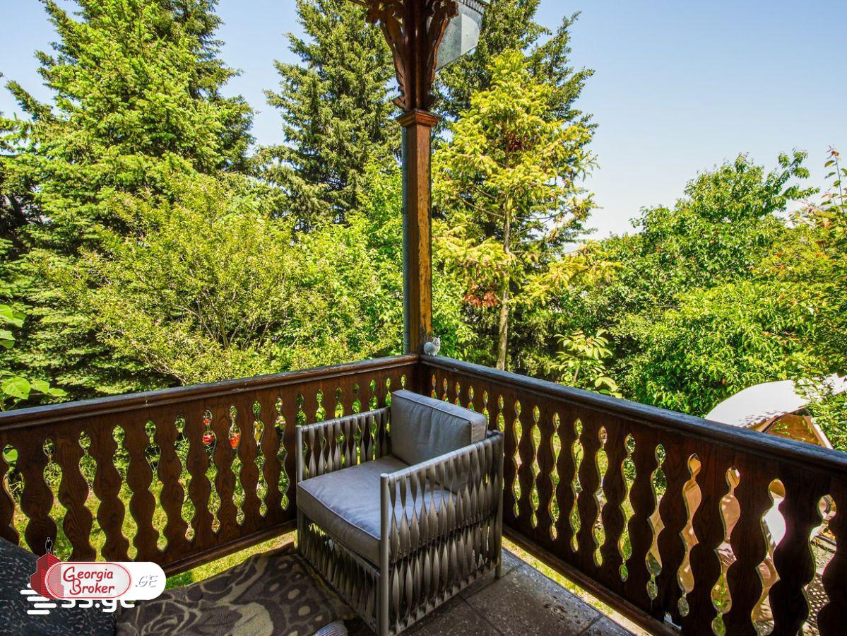 nearly repaired 7-room house for sale