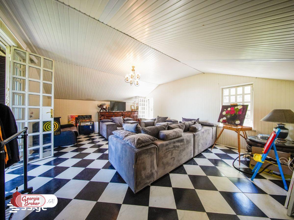 nearly repaired 7-room house for sale