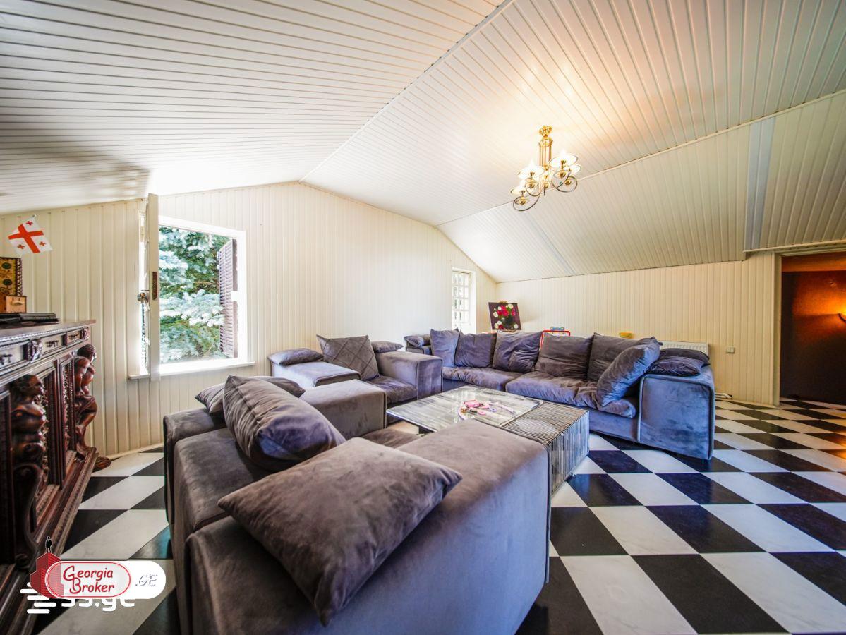 nearly repaired 7-room house for sale