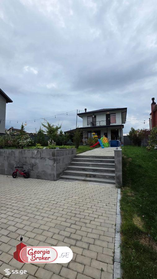 nearly repaired 7-room house for sale