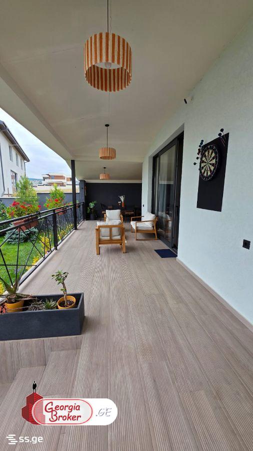 nearly repaired 7-room house for sale