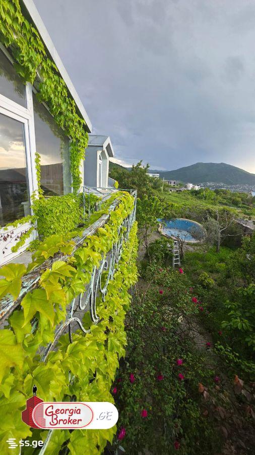 nearly repaired 7-room house for sale