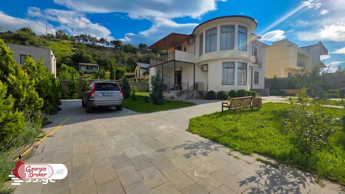 nearly repaired 7-room house for sale