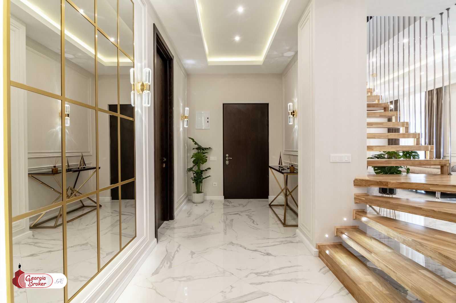 იყიდება ახალი გარემონტებული 6 ოთახიანი ბინა შატბერაშვილის ქუჩაზე