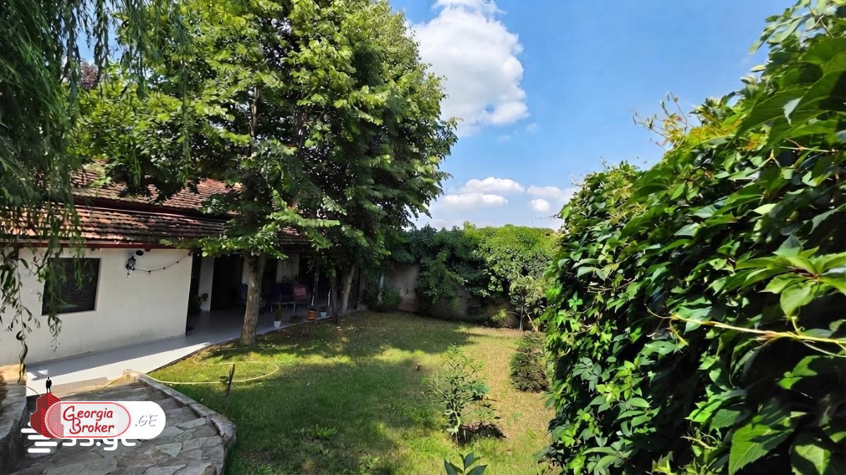 იყიდება ახალი გარემონტებული 11 ოთახიანი აგარაკი თბილისის სიახლოვეს, წავკისში