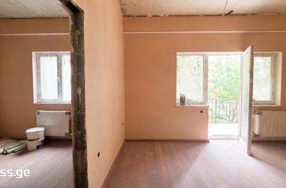 nearly repaired 8-room apartment for sale