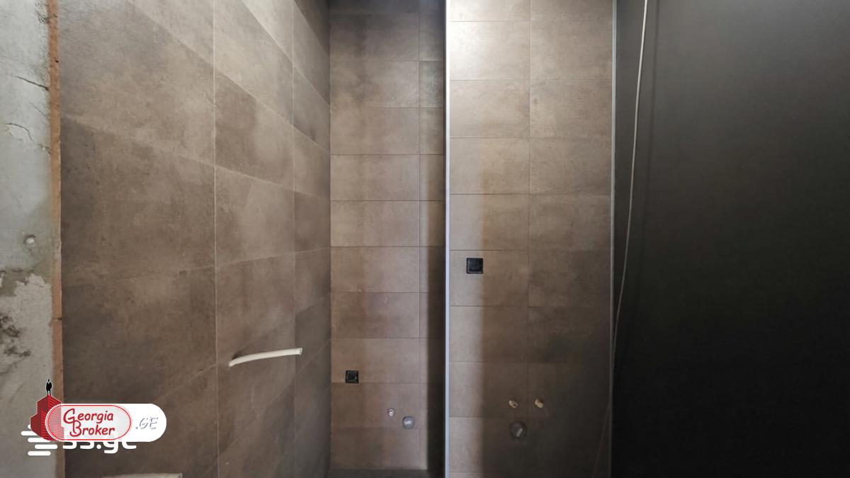nearly repaired 8-room apartment for sale