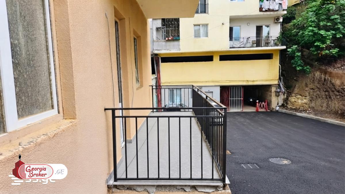 nearly repaired 8-room apartment for sale