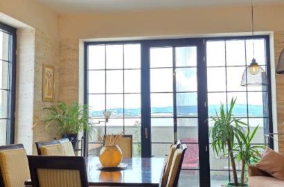 nearly repaired 5-room apartment for sale