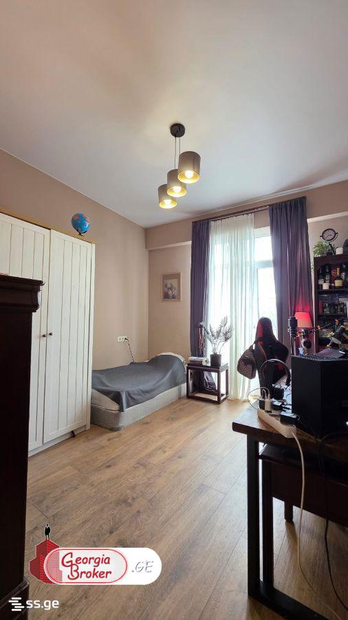 nearly repaired 5-room apartment for sale