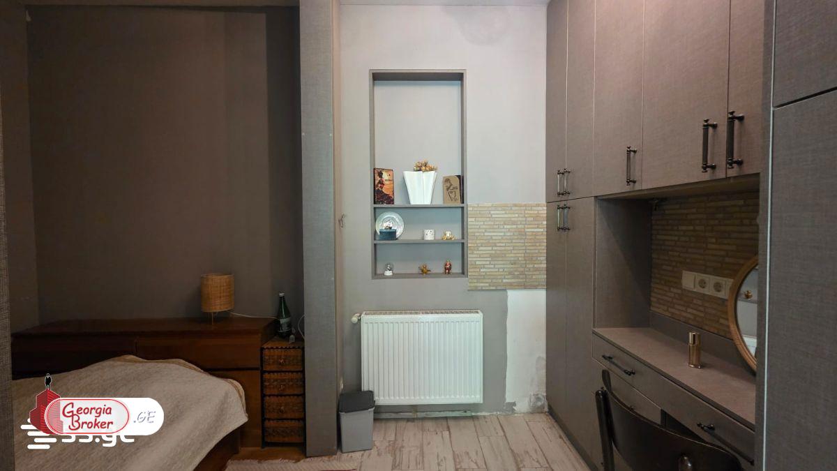 nearly repaired 6-room house for sale
